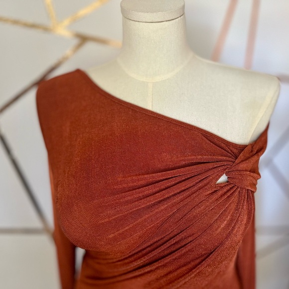 SHEIN Prive Asymmetrical Neck Twist Front Top (883) - Picture 8 of 9